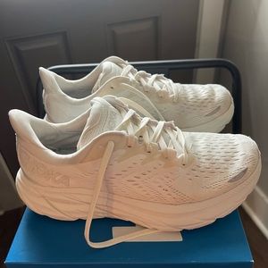 HOKA Clifton 8 running shoes